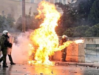 Τα επεισόδια στο συλλαλητήριο για τη Μακεδονία στον αυστριακό Τύπο